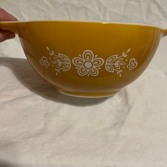 Two Pyrex bowls - Picture 2 of 11